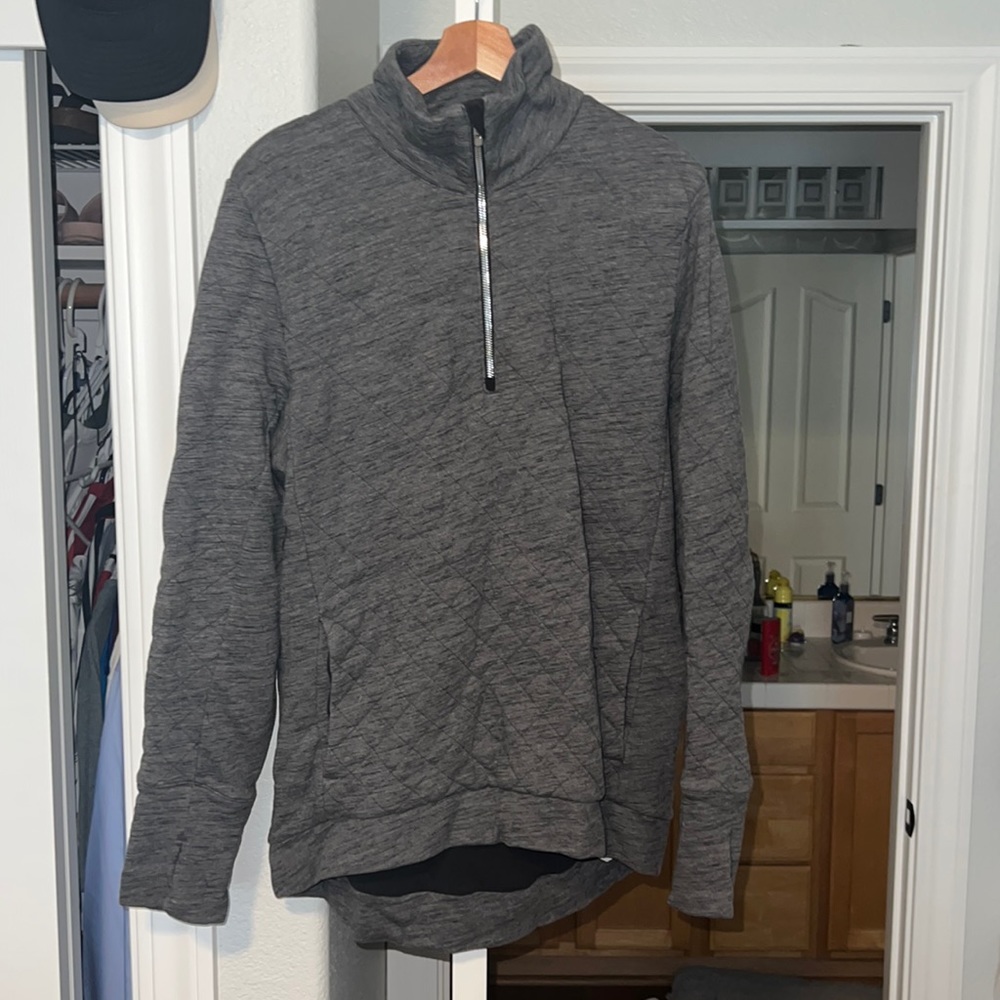 Grey lululemon pull over